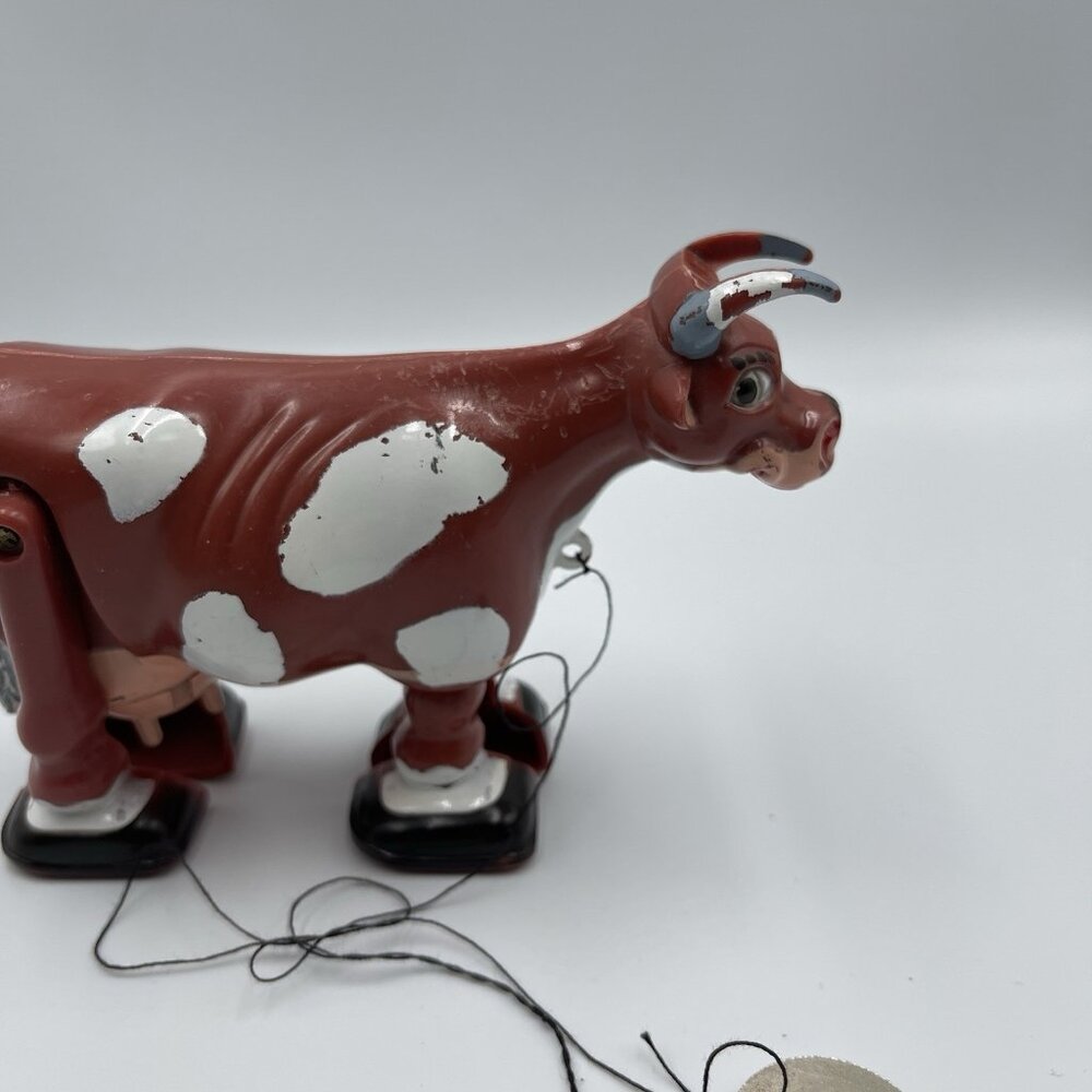Vintage Marx Milking Cow Walk-A-Way Toy Walking Action Works! - Picture 7 of 16